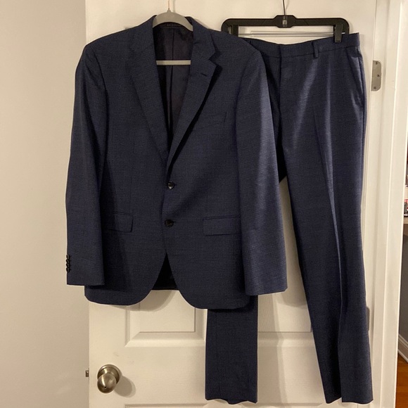 Hugo Boss Other - Hugo Boss 2 Piece Comfort Fit Man's Suit in
Blue/Gray Super 130 woven in Italy